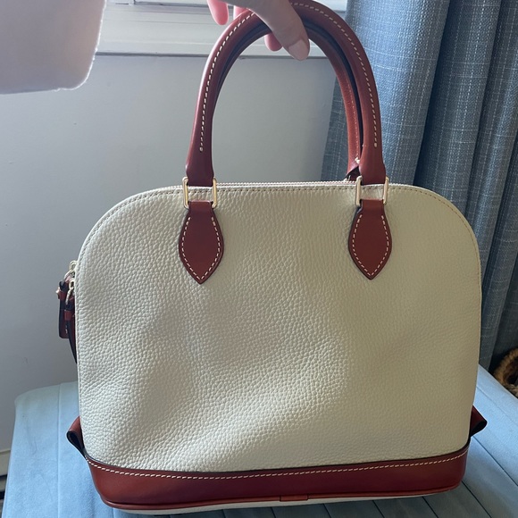 Dooney and Bourke bag - Picture 2 of 8